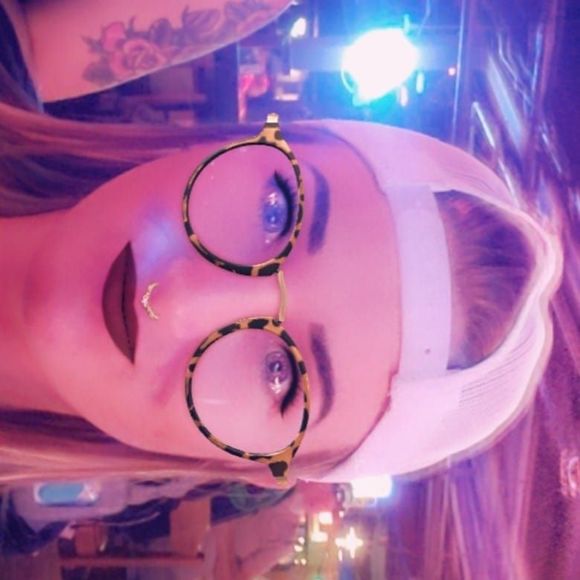 Meet your Posher, Crissy - Picture 1 of 1